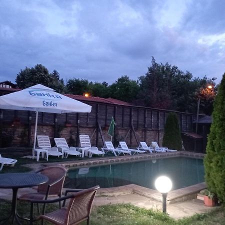 Toncho'S Guest House For 16 Guests Arbanaszi Kültér fotó